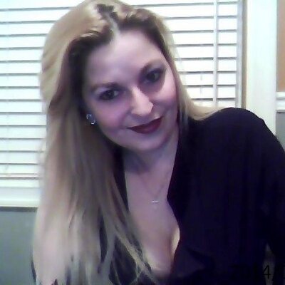 Profile Picture of Jeannie Theriault (@JeannieJeans77) on Twitter