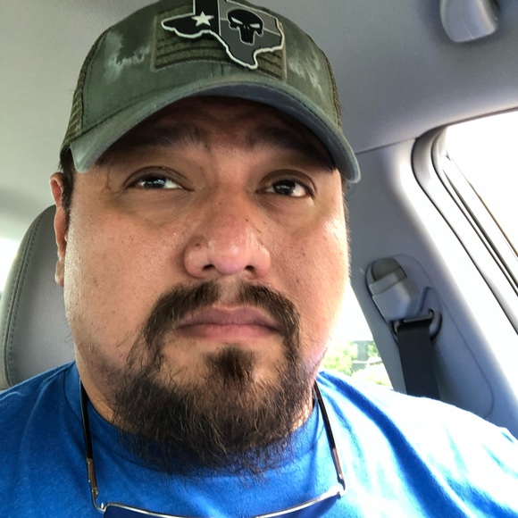 Profile Picture of Pablo Uribe (@pablouribe) on Poshmark