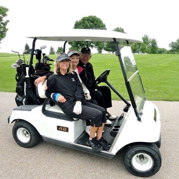 Profile Picture of Roxane Schulkins (@rschulkins) on Poshmark