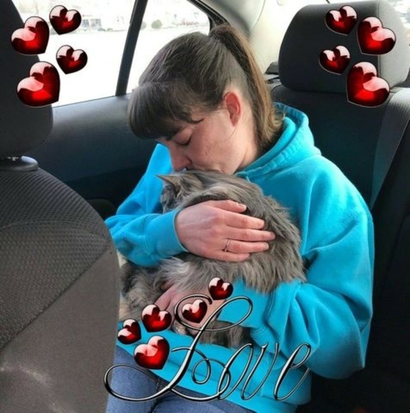 Kelly Edmands - Poshmark Profile Picture of Kelly Edmands (@hazel192021) on Poshmark