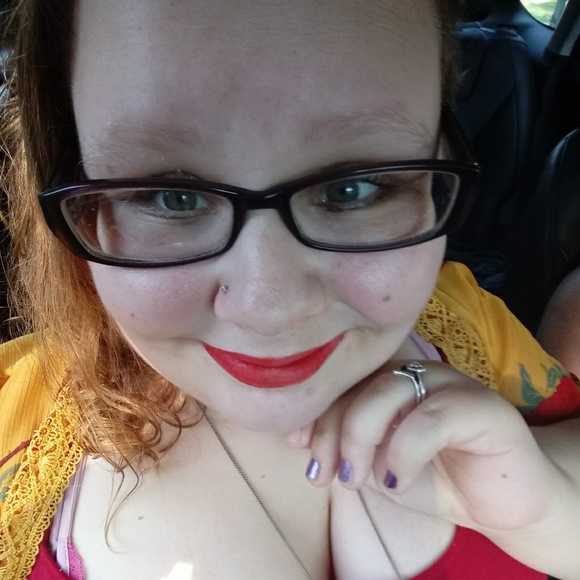 Profile Picture of Crystalin Helka (@makeup_queen_95) on Poshmark