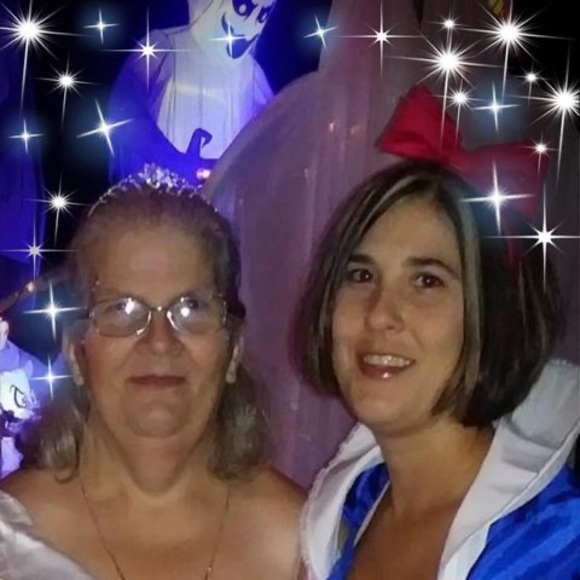 Profile Picture of Vidie Lavinsky (@vidiemae) on Poshmark