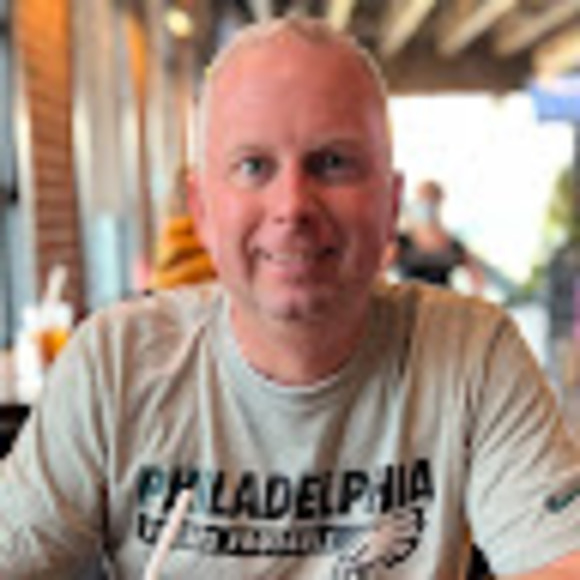 Profile Picture of Shawn Mazei (@shawnmazei) on Poshmark