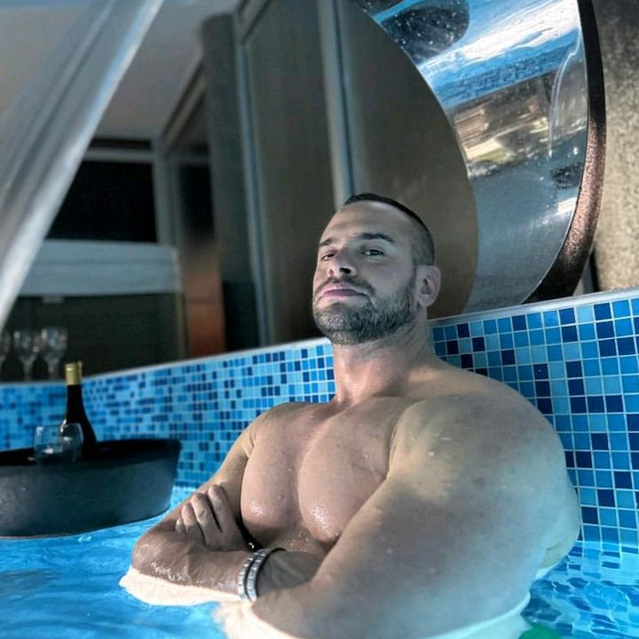Profile Picture of andrewchogan (@andrewchogan) on Tiktok