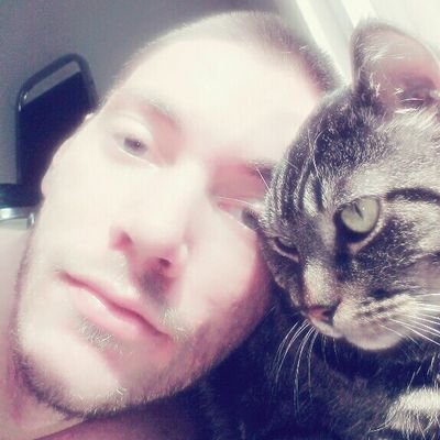 Profile Picture of Bass.exe (@gary_bratcher) on Twitter