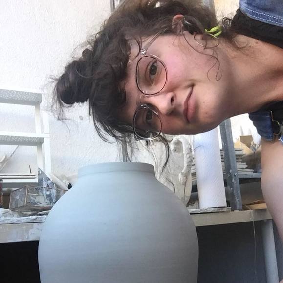 Profile Picture of Chloe Badner (@cbadner) on Poshmark