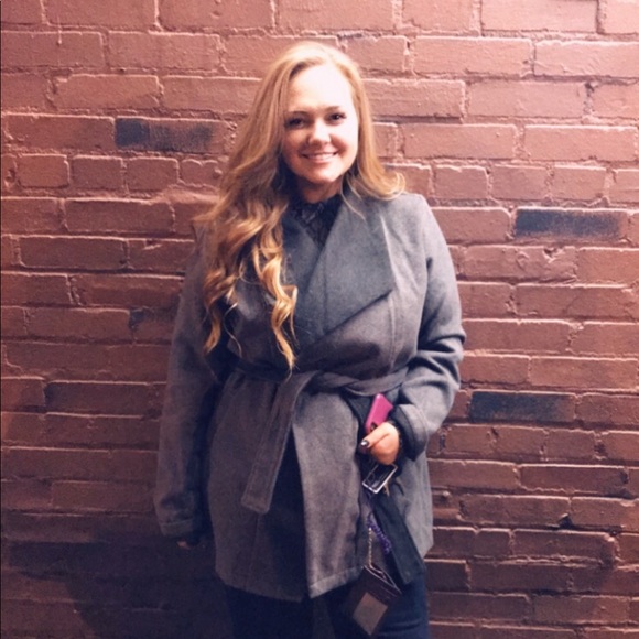 Profile Picture of Michaela Bourn (@michaelabourn17) on Poshmark