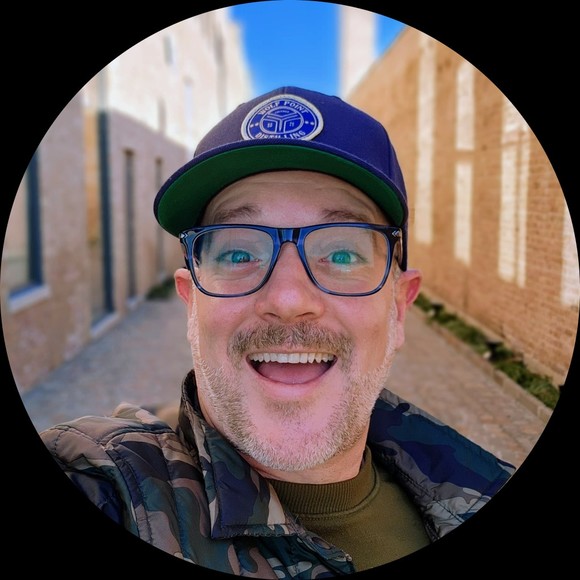Profile Picture of Daniel Ireland (@danielhireland) on Poshmark