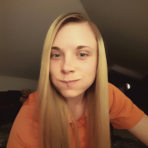 Profile Picture of Shanon Prodanovic (@stp0090) on Poshmark