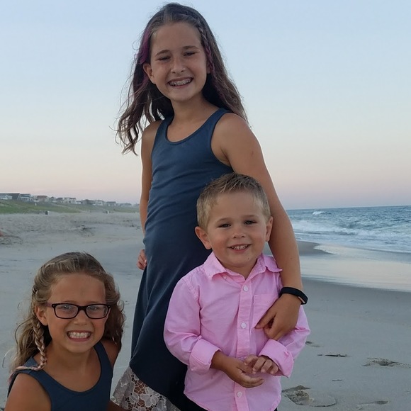 Profile Picture of Matthew Huesser (@huesserfamily) on Poshmark