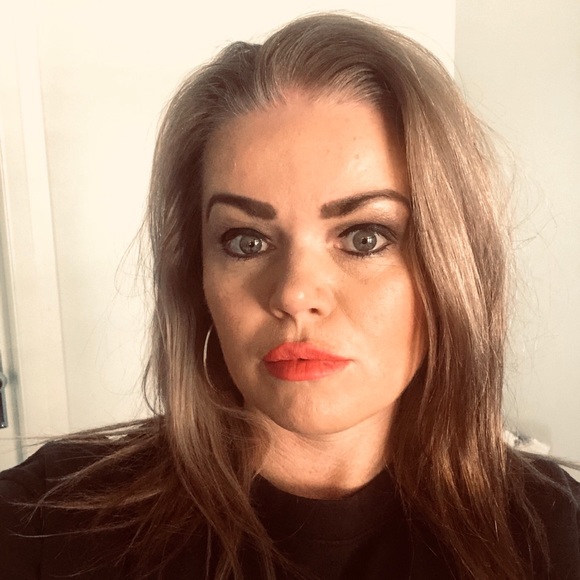Profile Picture of Seaneen Blair (@blair2021951) on Poshmark