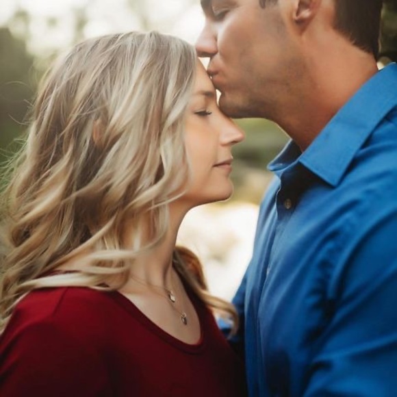 Profile Picture of Sara Grimsled (@saragrimsled) on Poshmark