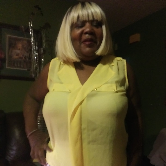 Profile Picture of Doris Freeman (@dorisfreeman857) on Poshmark