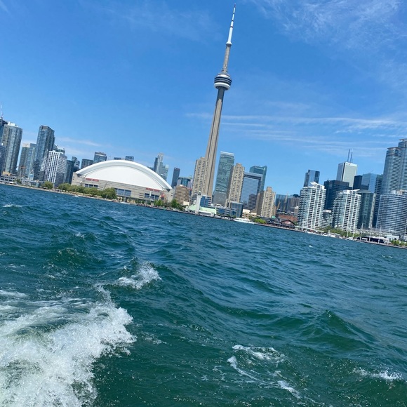 Profile Picture of Lauren Devellis (@lauren_devellis) on Poshmark