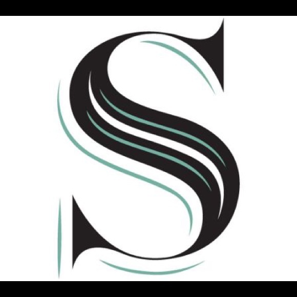 Profile Picture of Sherry Contento (@boberry608) on Poshmark