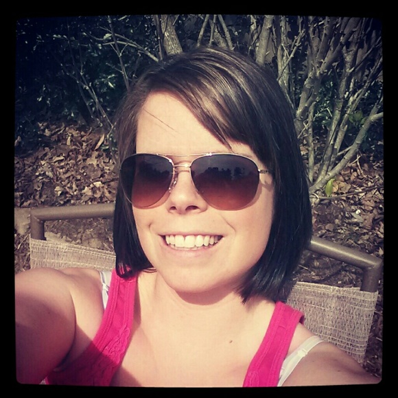 Profile Picture of Kimberly Ahern (@kpaige428) on Poshmark