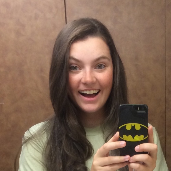 Profile Picture of Hailey Hohlfeld (@hailey922) on Poshmark