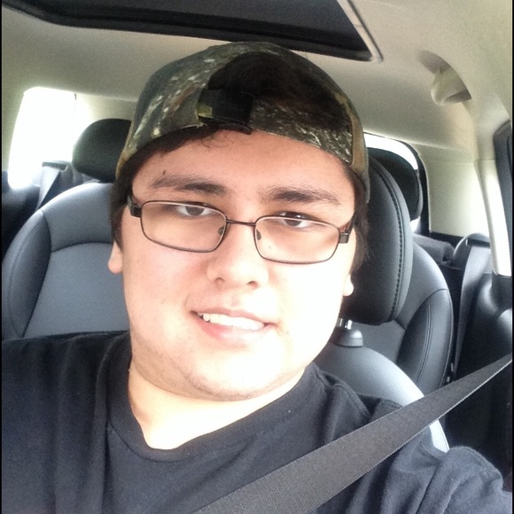 Profile Picture of Raymond Barbee (@ray_07_15) on Poshmark