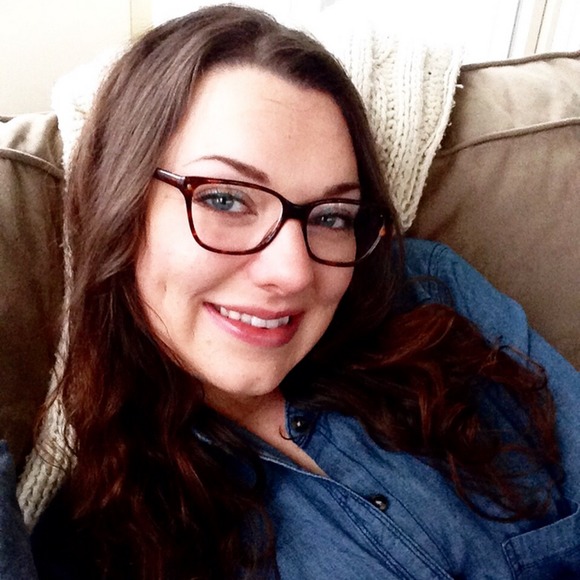 Profile Picture of Elisabeth Lomasney (@e_lomasney) on Poshmark