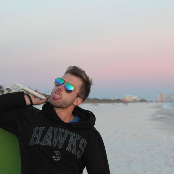 Profile Picture of Ricky Relf (@rickyrelf) on Poshmark