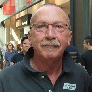 Profile Picture of Edwin KarlPeter SimonKern (@Edwin.simon.kern) on Facebook
