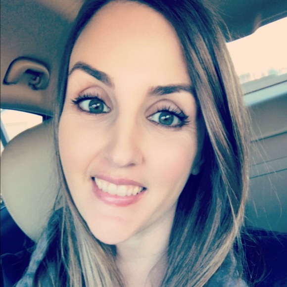 Profile Picture of Amanda Cargal (@amandacargal) on Poshmark