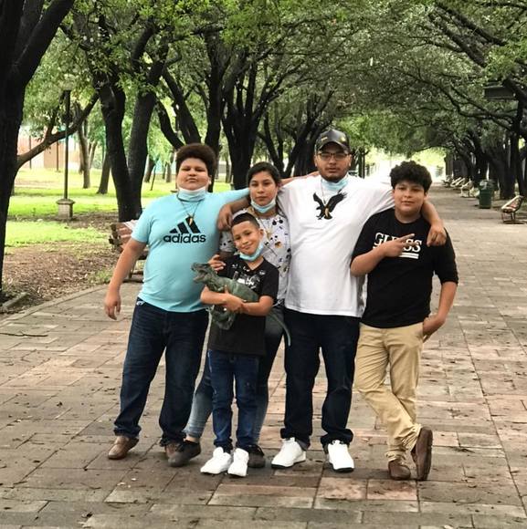 Profile Picture of Erasmo Salinas (@erasmosalinas) on Poshmark