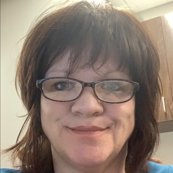 Profile Picture of Pamela Harper (@haileasaunt) on Poshmark