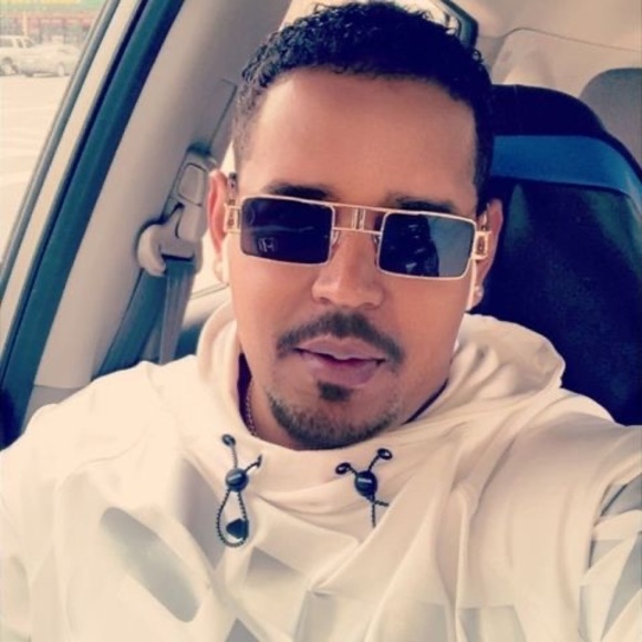 Profile Picture of Fernando Arango (@f_arango) on Poshmark