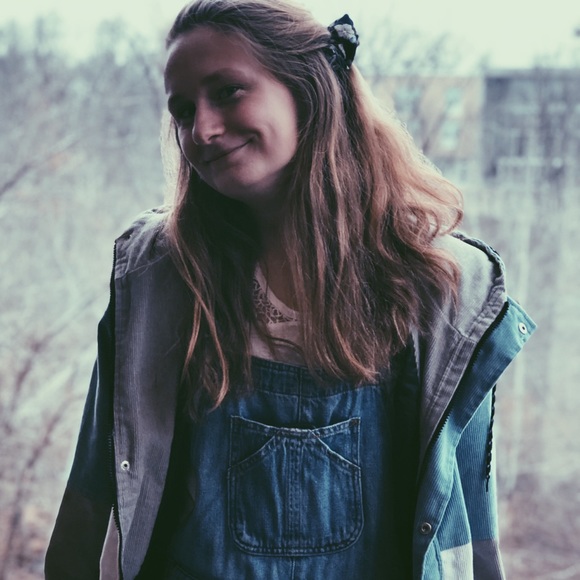 Profile Picture of Erin Mcdermott (@erinmcdermottt) on Poshmark