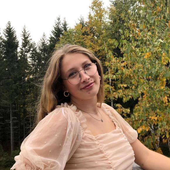 Bianca Beaumier - Poshmark Profile Picture of Bianca Beaumier (@biancabeaumier) on Poshmark