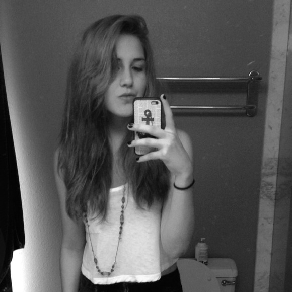 Profile Picture of Darin Stathos (@darinxo) on Poshmark