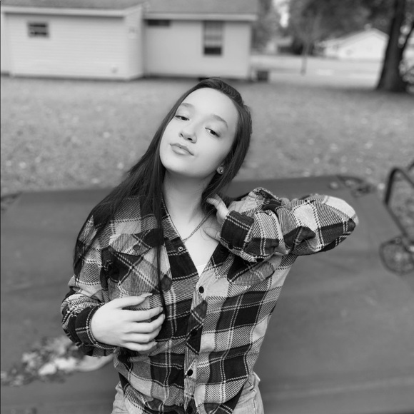 Profile Picture of Kylee Addison (@kylee_c9) on Poshmark