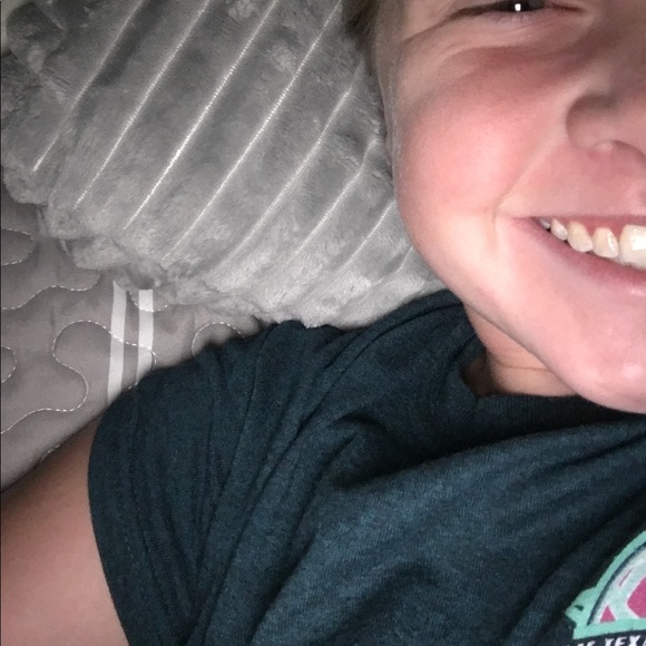 Profile Picture of Neely Wozniak (@neelybug2004) on Poshmark