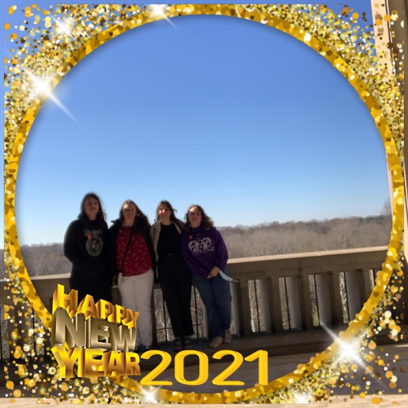 Profile Picture of Amanda Be (@mandatouree) on Poshmark