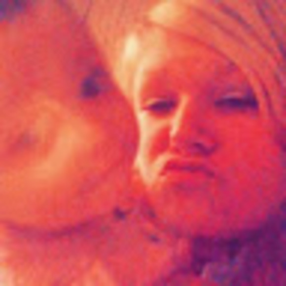 Profile Picture of C Darrian (@darrian144) on Poshmark