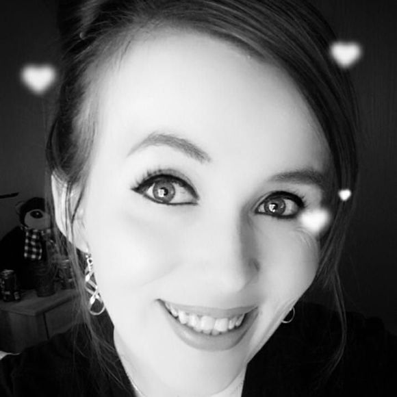 Profile Picture of Jessi Mitchell (@jessi25mitchell) on Poshmark