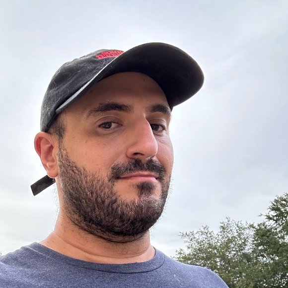 Profile Picture of Michael Adler (@bringerofdeals) on Poshmark