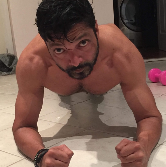 Profile Picture of Steve Fernandes (@stevefernandes) on Poshmark