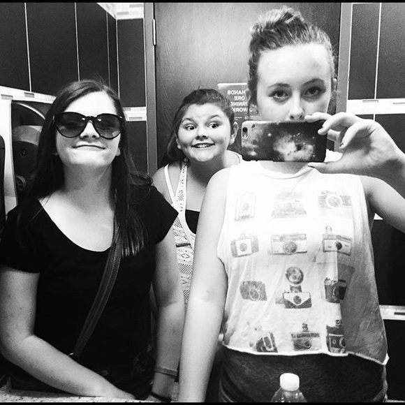 Profile Picture of Abbi Sterba (@abbbbiiii) on Poshmark