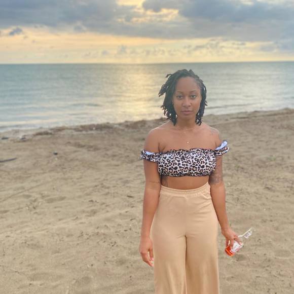 Profile Picture of Audriana Vassell (@audribabe) on Poshmark