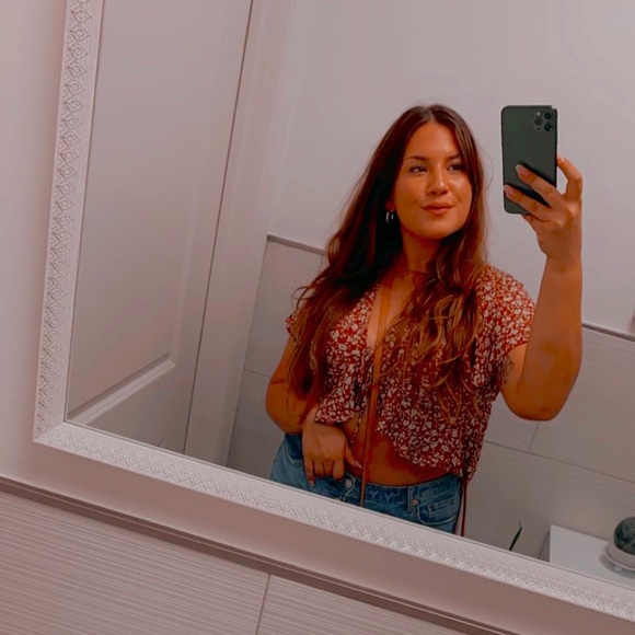 Katrina Interiano - Poshmark Profile Picture of Katrina Interiano (@katshopss) on Poshmark