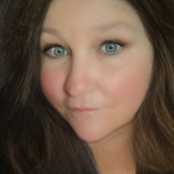 Profile Picture of Jo Ellis (@joellis948) on Poshmark