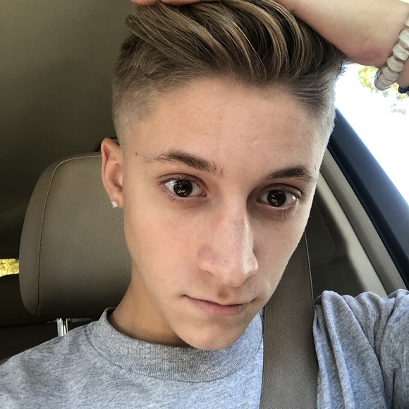 Profile Picture of Michael Mertz (@ssno1) on Poshmark