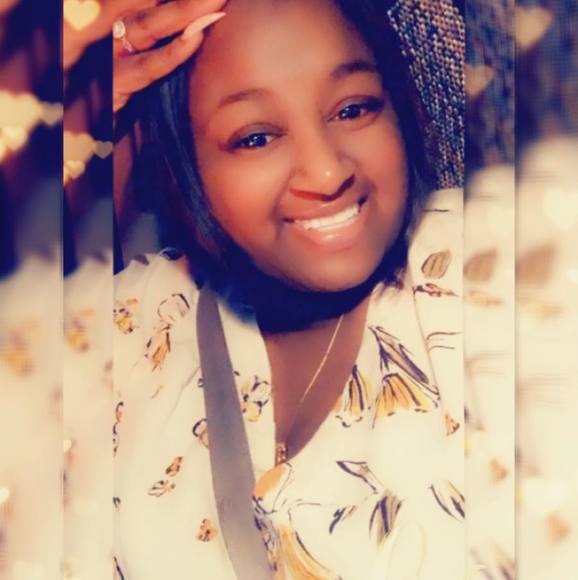Profile Picture of Kemmesha Markea (@kemmesha) on Poshmark