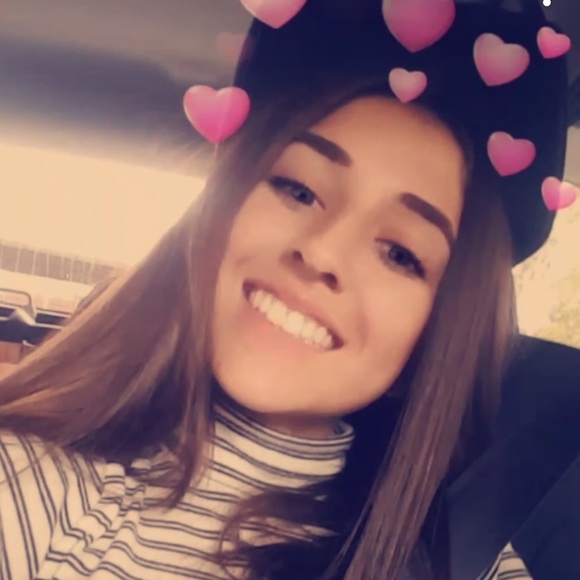 Profile Picture of Alexandra Ribali (@alexandraa_vod) on Poshmark