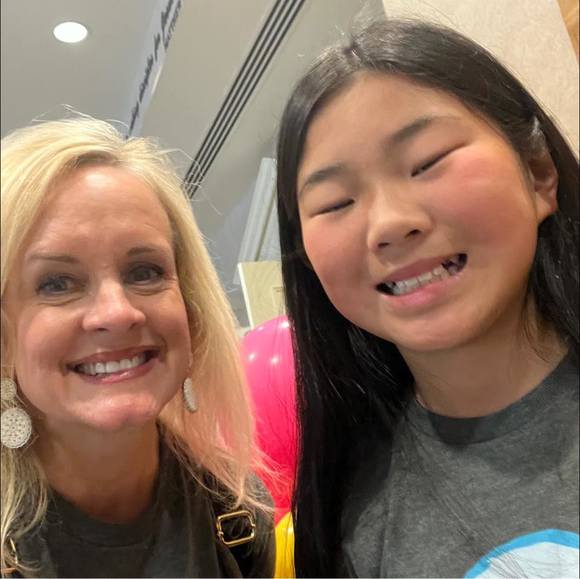 Profile Picture of Amanda Varnadoe (@advarnadoe) on Poshmark