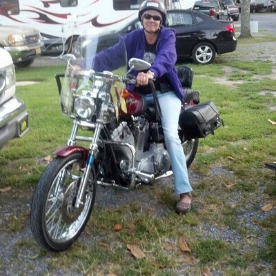 Profile Picture of Tammy Burkey (@lovelybiker) on Twitter