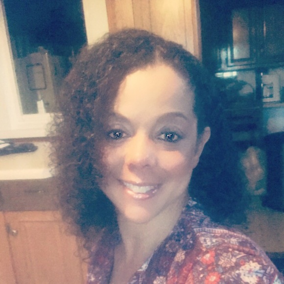 Pamela Ringley - Poshmark Profile Picture of Pamela Ringley (@pamelaringley) on Poshmark