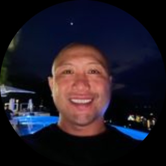 Profile Picture of John Sinouansai (@sinjohn) on Poshmark